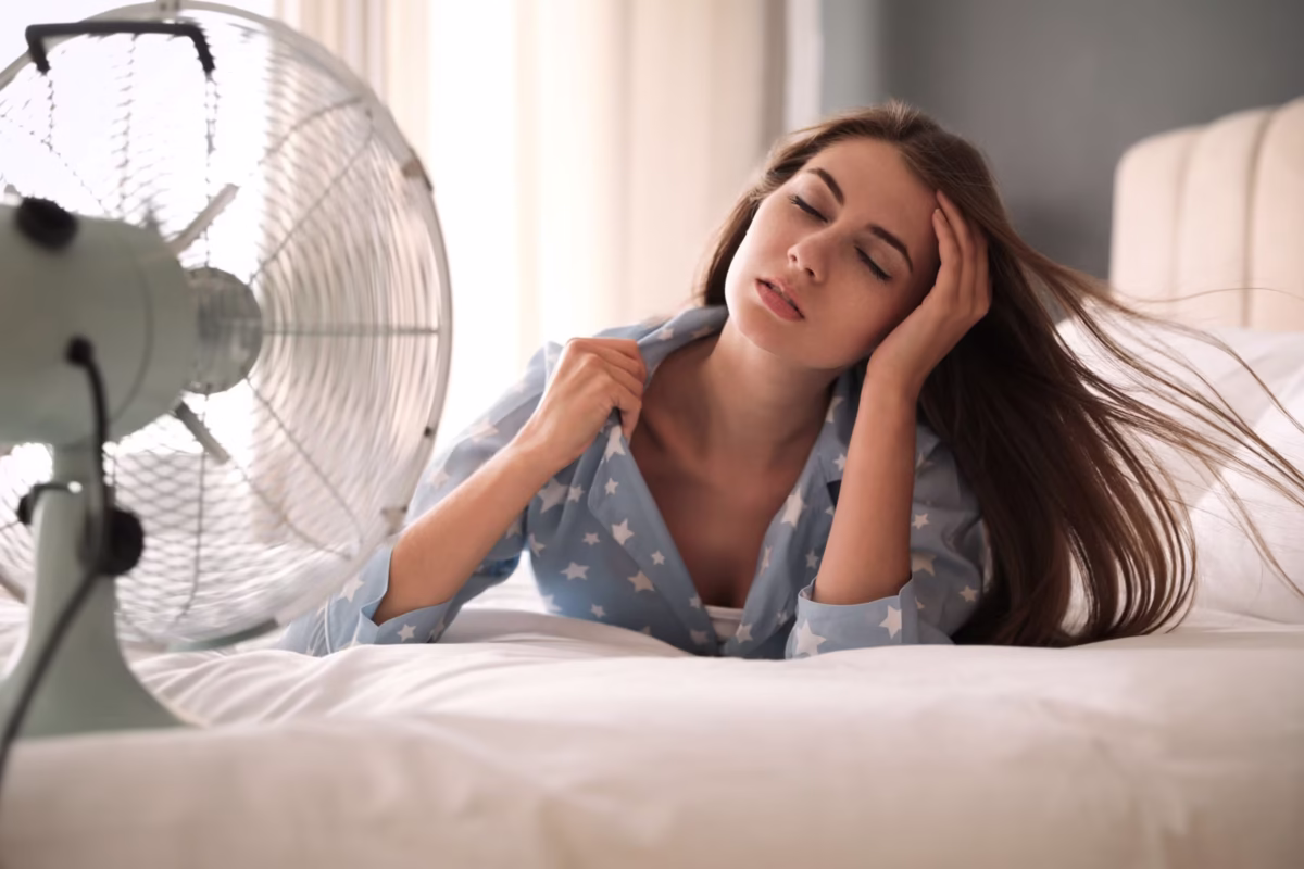 ra mồ hôi khi ngủ mặc dù trời lạnh, đổ mồ hôi ban đêm là bệnh gì